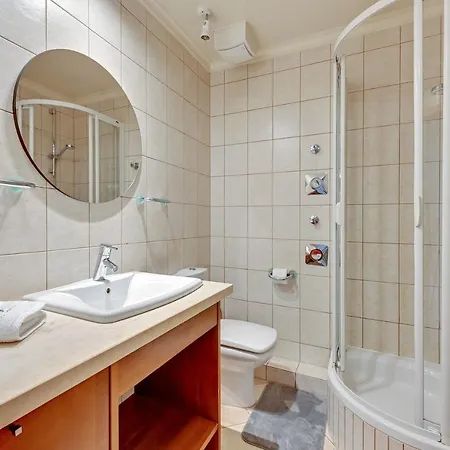 Lion - Santorini Apartment