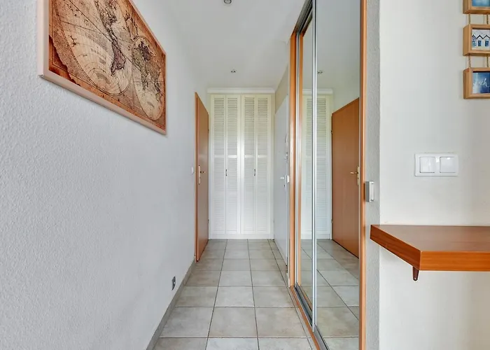 Lion - Santorini Apartment